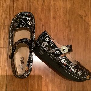 Alegria “Peace” Black Mary Jane